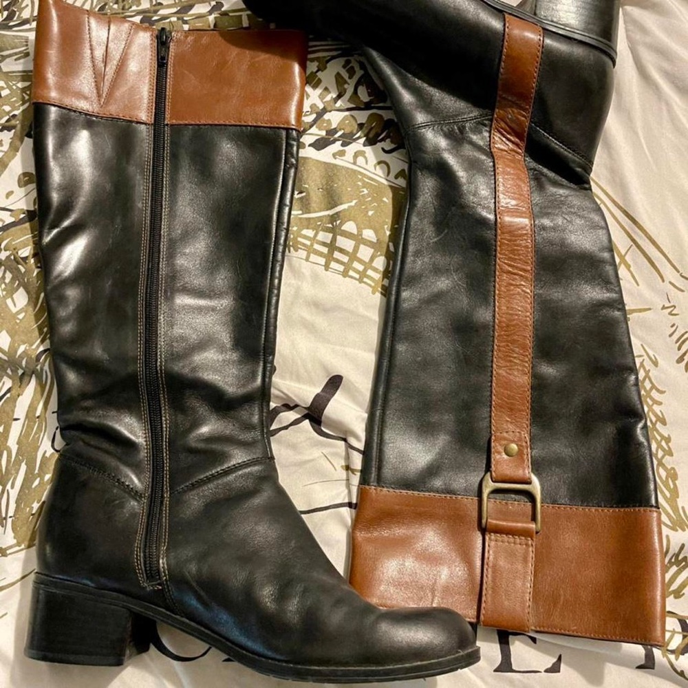 Brand - Bandolino
Classic vintage riding boot (wide leg)